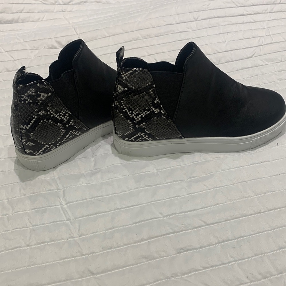 New leopard print sneakers